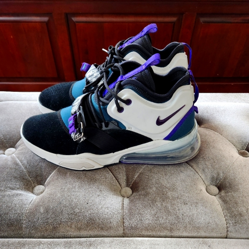 Nike Air Force 270 Carnivore